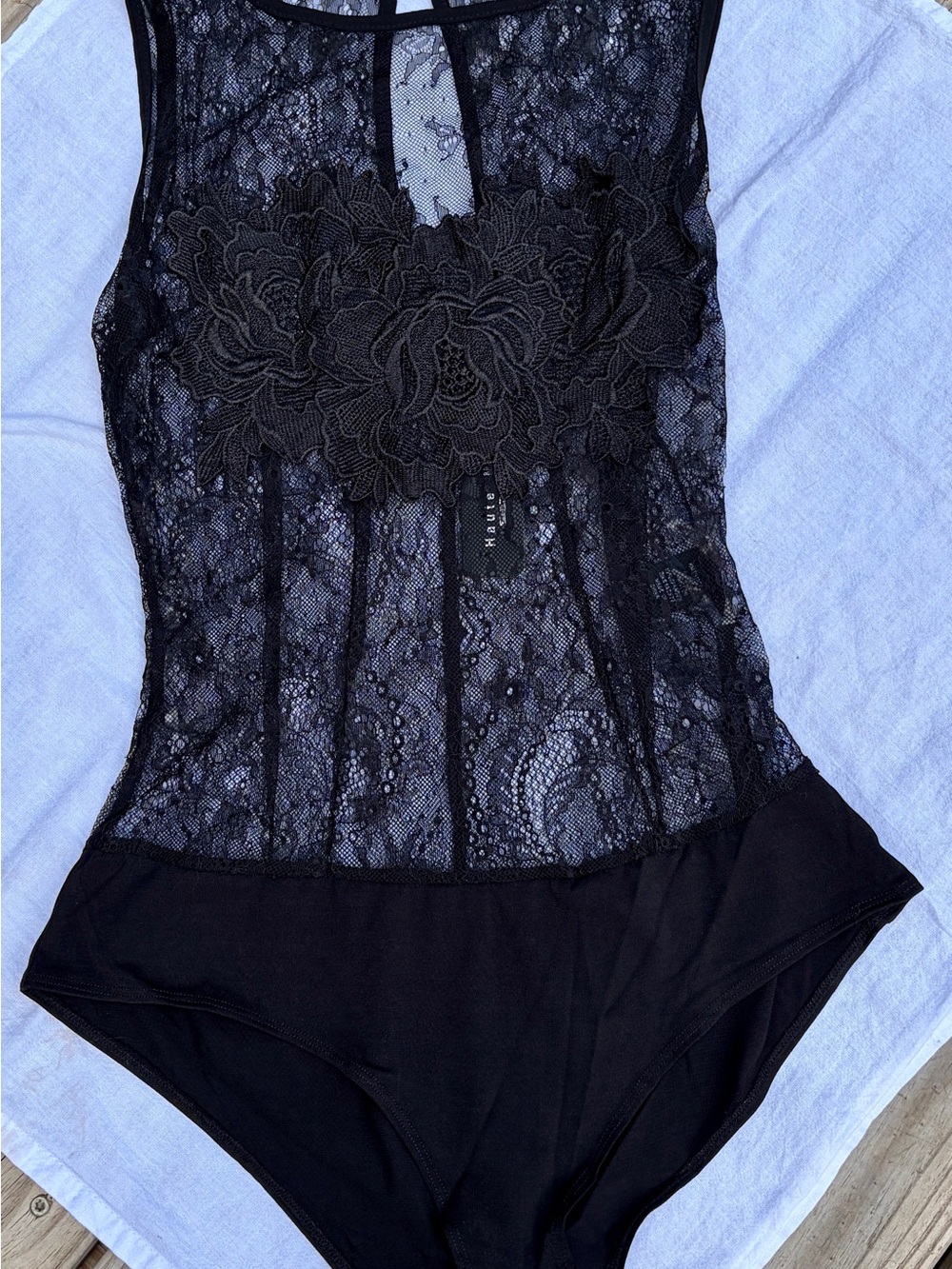 NWT Haute Monde Black Lace Sleeveless Bodysuit Floral Applique Size M